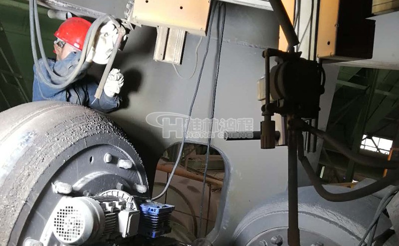 立磨磨輥在線堆焊修復 立磨磨輥在線堆焊修復