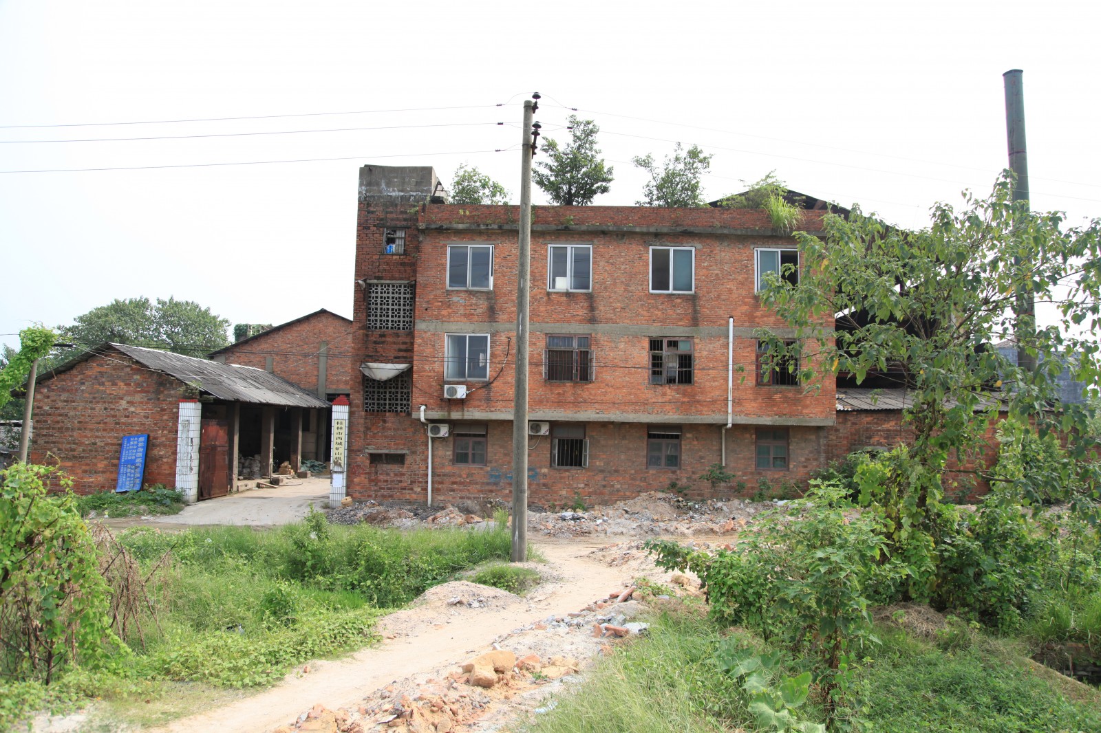 桂林市臨桂縣臨桂鎮(zhèn)廟頭西城礦山機械廠（桂林鴻程原址）