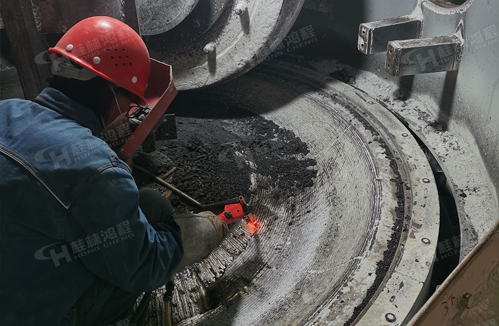 點贊!鴻程榜樣!無懼炙烤,追求卓越,實現服務“超預期” 點贊!鴻程榜樣!無懼炙烤,追求卓越,實現服務“超預期”